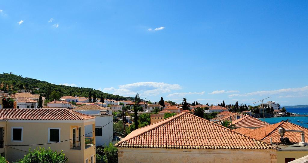 Arolithos Hotel Spetses Town Exterior photo